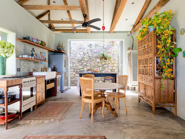 Bungalow con vasca idromassaggio e vista mare al tramonto