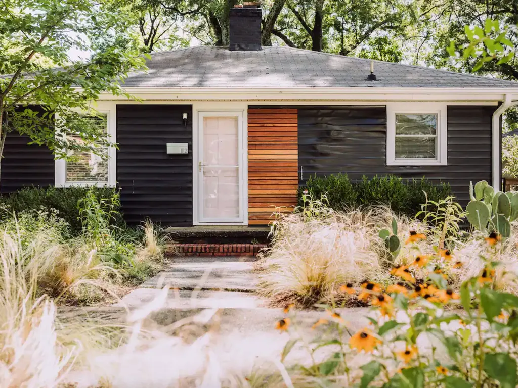 Cottage anni '50 con giardino recintato