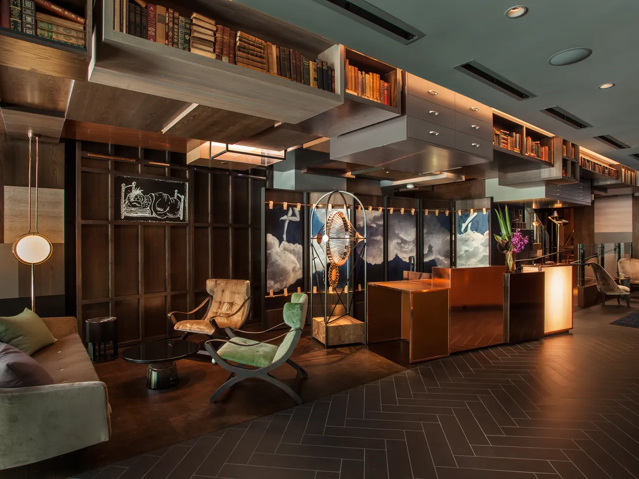 Lobby minimalista dell'Hotel EMC2