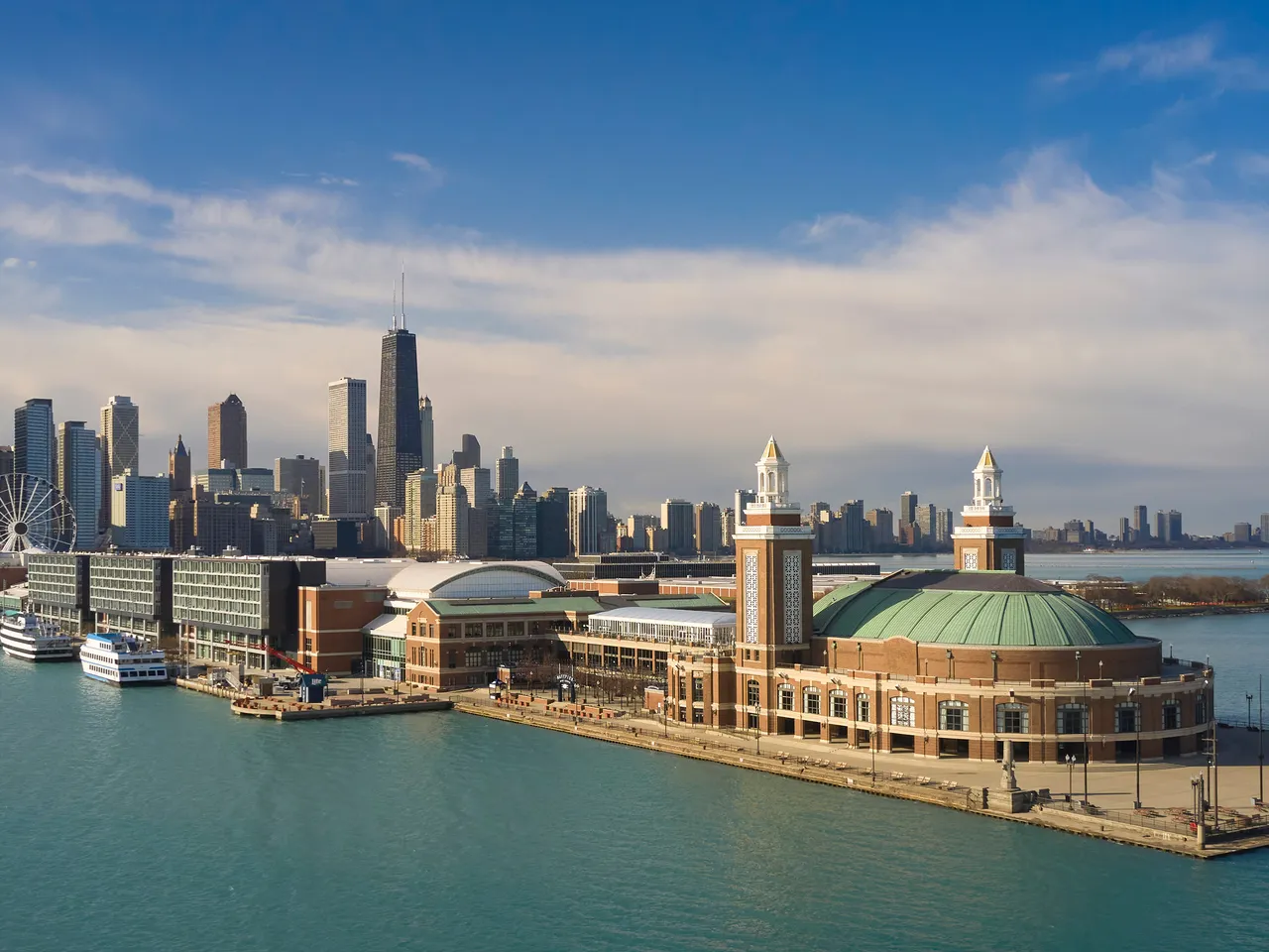 Esterno del Sable at Navy Pier con vista sulla città